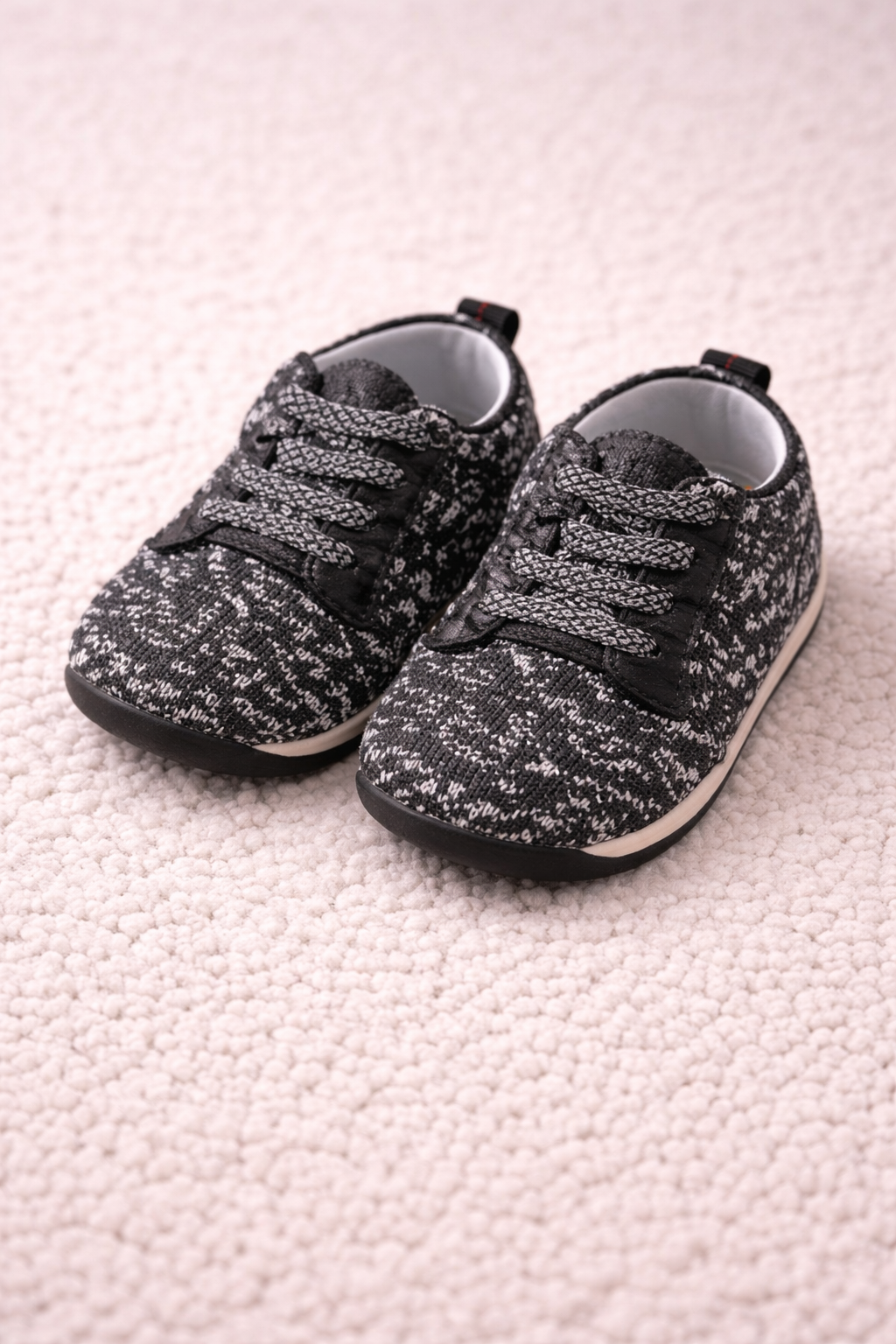 Black Yeezy Shoes - SB-06